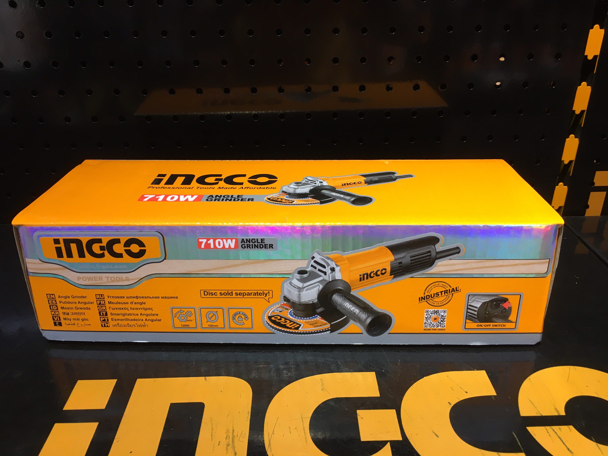 Máy mài góc 710W công tắc đuôi cốt M10 đường kính đĩa cắt 100mm INGCO AG71182 (3) May mai goc 710W cong tac duoi cot M10 duong kinh dia cat 100mm INGCO AG71182 3