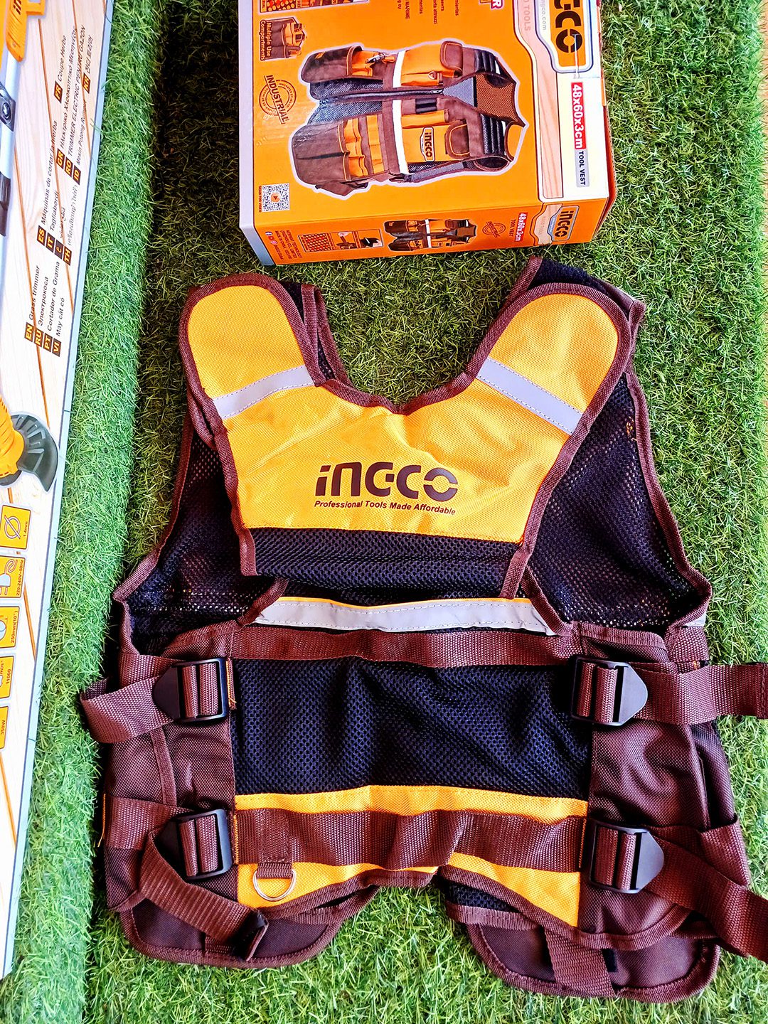 Áo gi lê đựng dụng cụ INGCO HTVT09028 D48xR60xC3cm vải xịn dây đeo và kích thước eo có thể điều chỉnh mặc vừa người-5 Ao gi le dung dung cu INGCO HTVT09028 D48xR60xC3cm vai xin day deo va kich thuoc eo co the dieu chinh mac vua nguoi 5